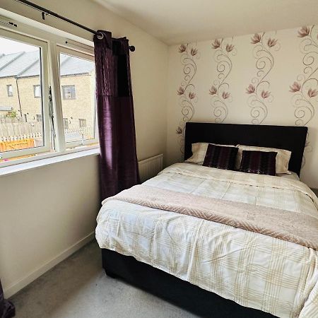 Modern 3 Bed Villa With Free Parking And Garden Close To City Center And Edinburgh Airport Zewnętrze zdjęcie