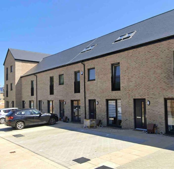 Modern 3 Bed Villa With Free Parking And Garden Close To City Center And Edinburgh Airport Zewnętrze zdjęcie