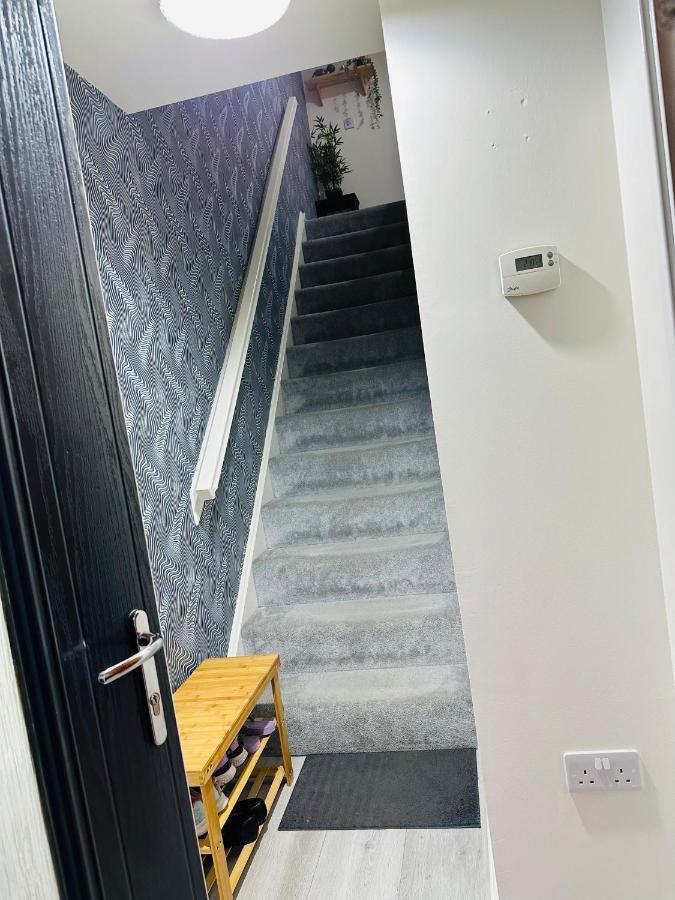 Modern 3 Bed Villa With Free Parking And Garden Close To City Center And Edinburgh Airport Zewnętrze zdjęcie