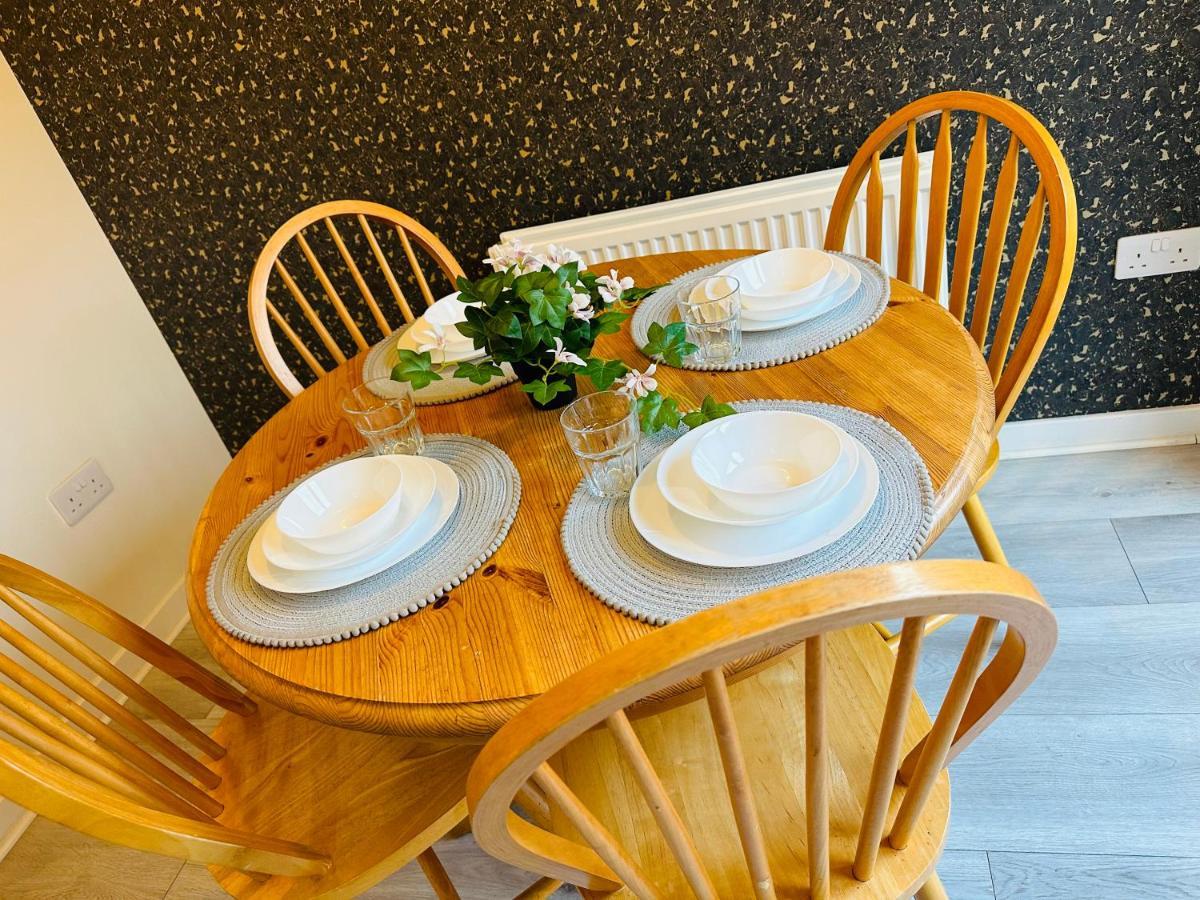 Modern 3 Bed Villa With Free Parking And Garden Close To City Center And Edinburgh Airport Zewnętrze zdjęcie