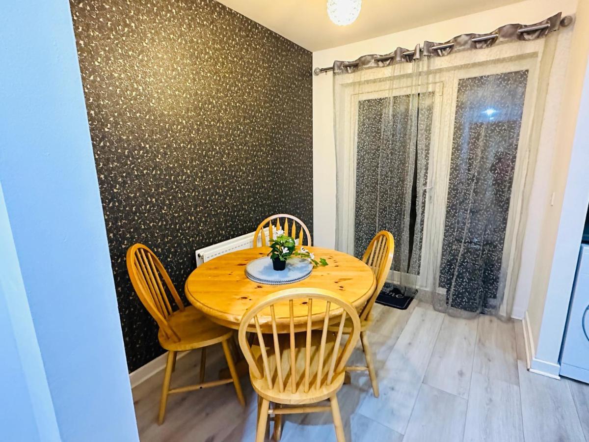 Modern 3 Bed Villa With Free Parking And Garden Close To City Center And Edinburgh Airport Zewnętrze zdjęcie